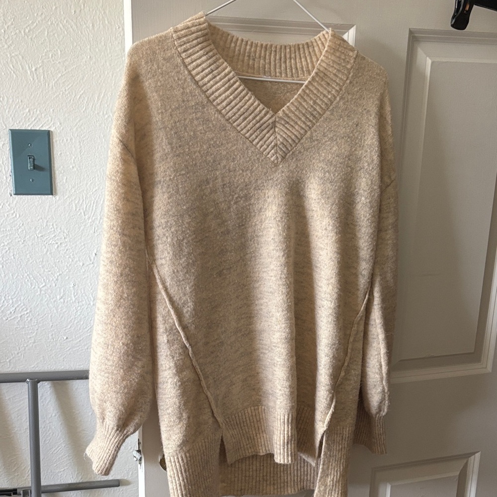 Cozy V-Neck Oversized Sweater in Light Beige